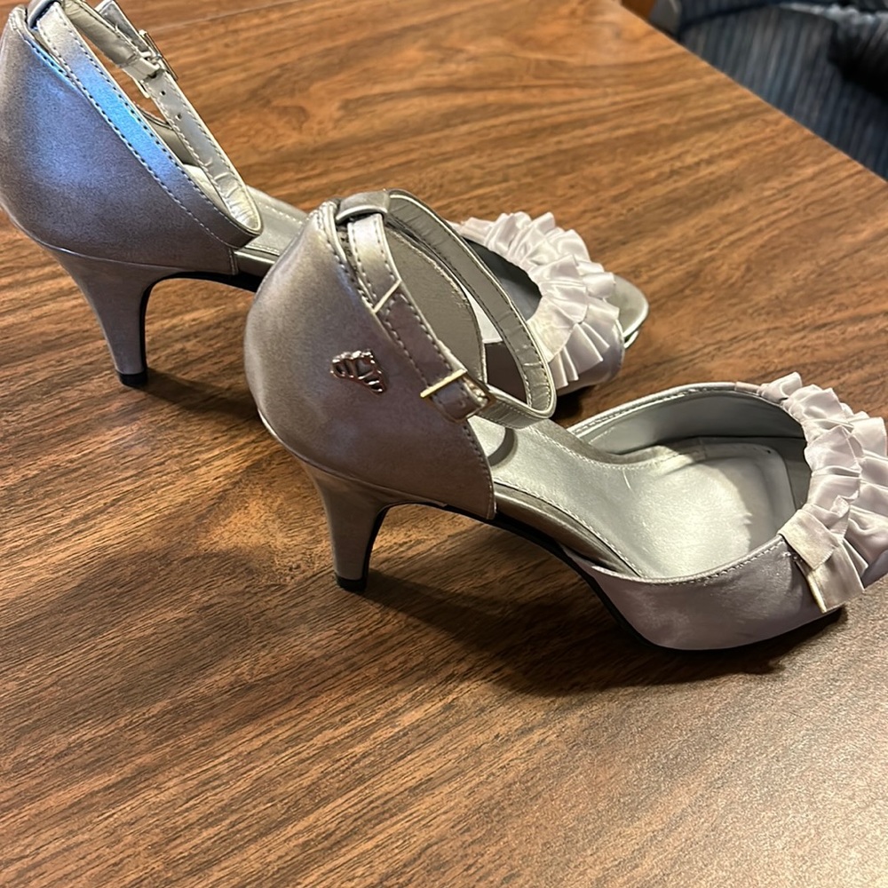Fergalisious Heels by Fergie Sz. 8